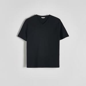 Reserved - Tričko slim fit s véčkovým výstrihom - Čierna