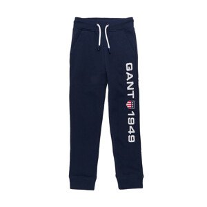 TEPLÁKY GANT D1. GANT RETRO SHIELD SWEAT PANTS modrá 110/116