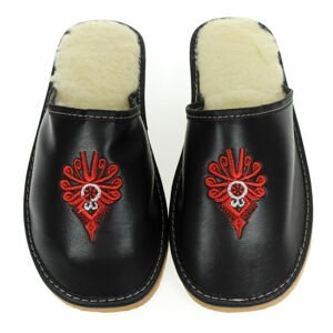 Pánske čierne zateplené papuče GORAL