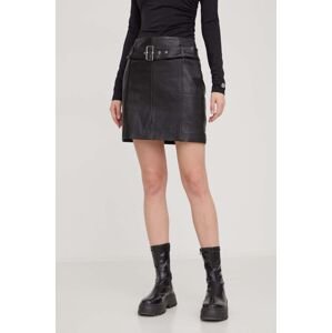 Kožená sukňa HUGO čierna farba, mini, rovný strih