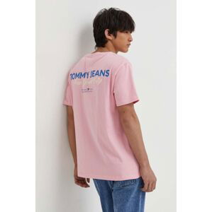 Bavlnené tričko Tommy Jeans pánsky,ružová farba,s potlačou,DM0DM18286