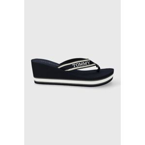 Žabky Tommy Hilfiger HILFIGER WEDGE BEACH SANDAL dámske, tmavomodrá farba, na kline, FW0FW07903