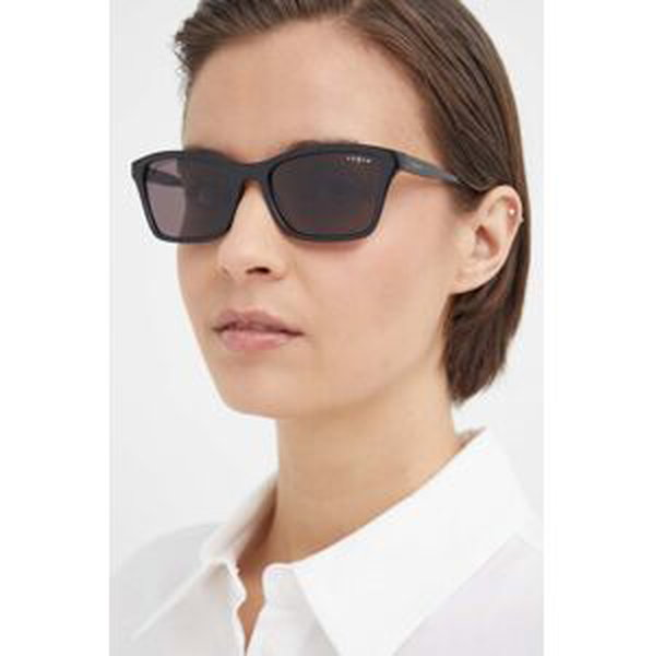 Slnečné okuliare VOGUE dámske, čierna farba, 0VO5551S