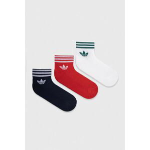 Ponožky adidas Originals 3-pak tmavomodrá farba