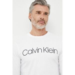 Bavlnené tričko s dlhým rukávom Calvin Klein biela farba, s potlačou