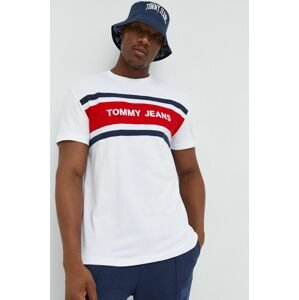 Bavlnené tričko Tommy Jeans biela farba, s nášivkou