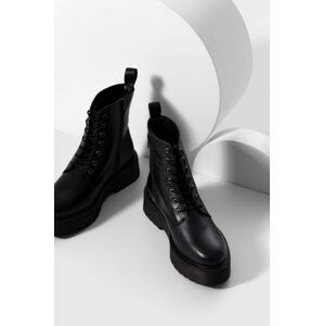 Kožené členkové topánky Answear Lab dámske, čierna farba, na platforme, jemne zateplené