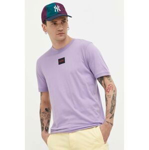 Bavlnené tričko HUGO fialová farba, s nášivkou