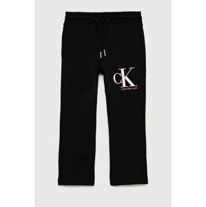 Detské tepláky Calvin Klein Jeans čierna farba, vzorované