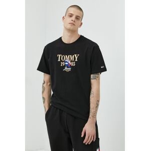 Bavlnené tričko Tommy Jeans čierna farba, s nášivkou