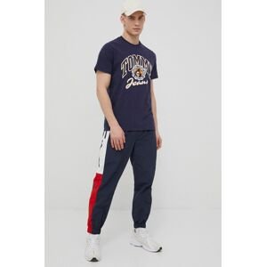 Nohavice Tommy Jeans pánske, tmavomodrá farba, vzorované