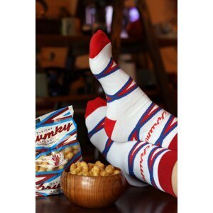Červeno-biele ponožky Chrumky + balenie arašidových Chrumiek