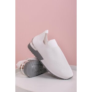 Biele slip-on tenisky Merida