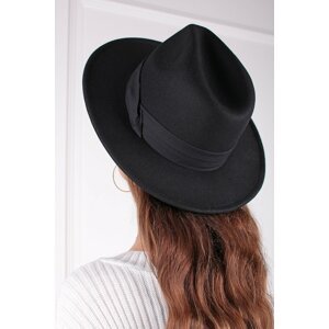 Čierny klobúk Lydia