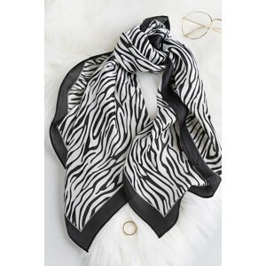 Čierno-biela vzorovaná šatka Kiley