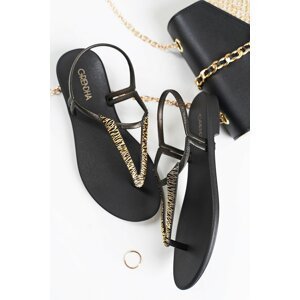Čierne gumené sandále Cacau Elegante