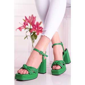 Zelené sandále na hrubom podpätku 2-28368