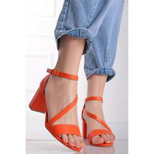 Oranžové sandále na hrubom podpätku Syrelle