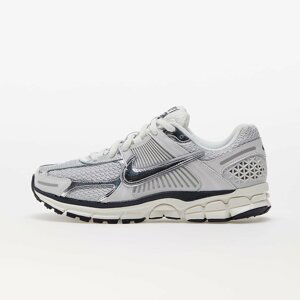 Nike W Zoom Vomero 5 Photon Dust/ Chrome-Gridiron-Sail