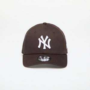 New Era New York Yankees League Essential 9FORTY Adjustable Cap Dark Brown